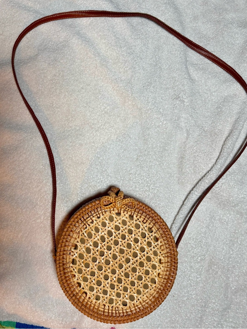 Source Unknown Round Woven Crossbody Bag in Brown and Tan with Dark Brown Strap